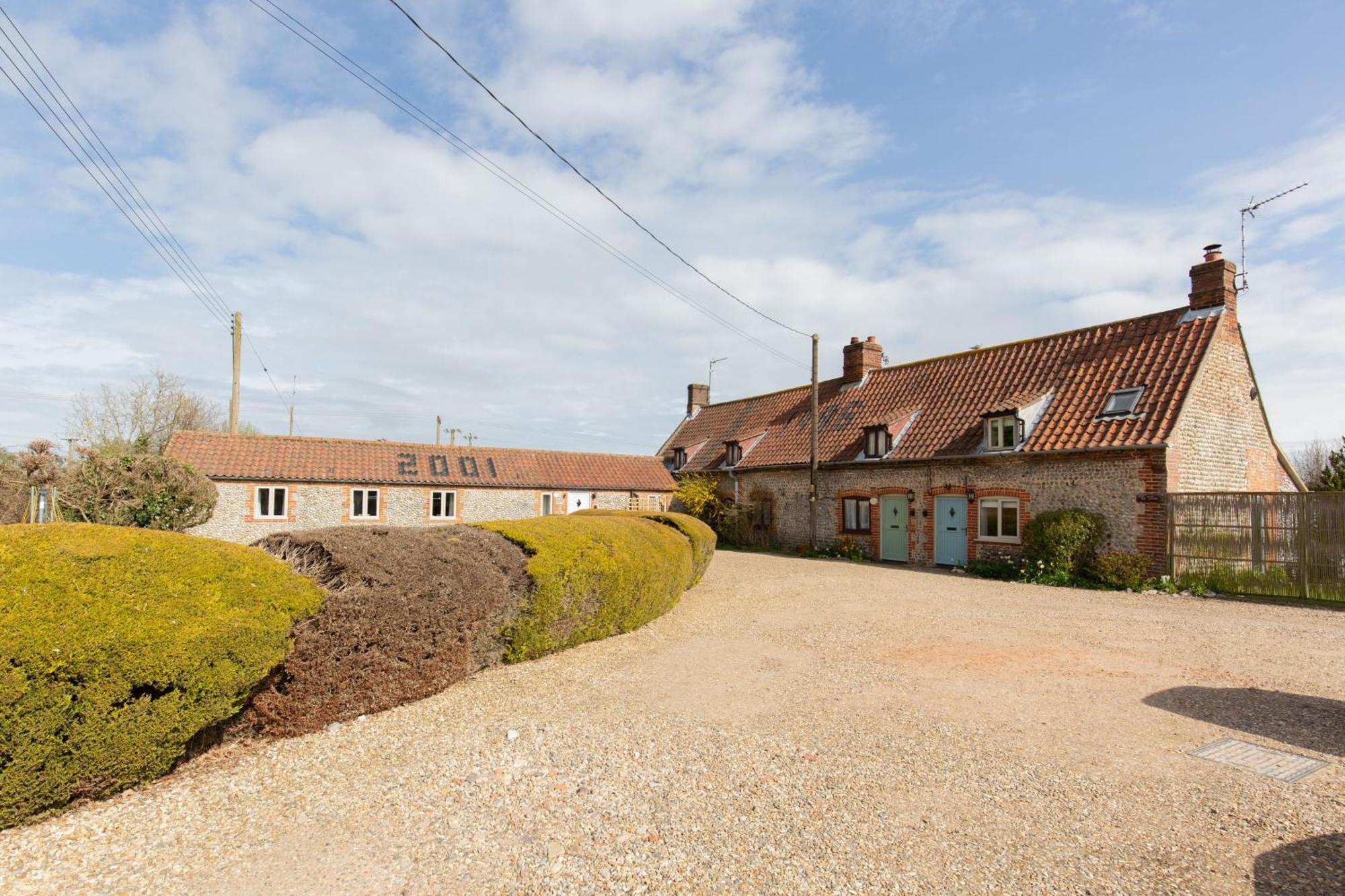 Garden Cottage West Beckham Bagian luar foto